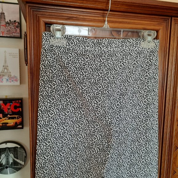 3/$15 Printed Cotton Leggings NWOT - Picture 12 of 16